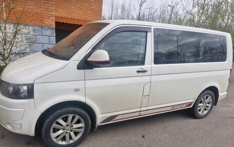 Volkswagen Transporter T5 рестайлинг, 2010 год, 2 000 000 рублей, 2 фотография