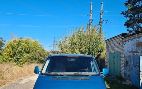 Volkswagen Caravelle T4, 1994 год, 800 000 рублей, 4 фотография