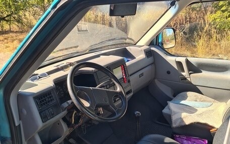 Volkswagen Caravelle T4, 1994 год, 800 000 рублей, 5 фотография