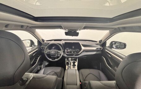 Toyota Highlander, 2024 год, 6 450 000 рублей, 12 фотография