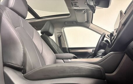 Toyota Highlander, 2024 год, 6 450 000 рублей, 14 фотография
