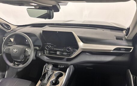 Toyota Highlander, 2024 год, 6 450 000 рублей, 9 фотография