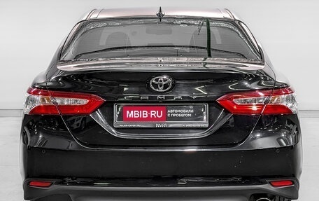 Toyota Camry, 2018 год, 3 150 000 рублей, 6 фотография