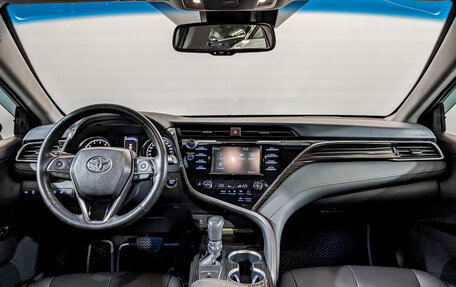 Toyota Camry, 2018 год, 3 150 000 рублей, 14 фотография