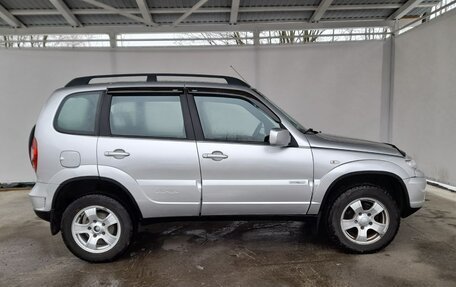 Chevrolet Niva I рестайлинг, 2011 год, 590 000 рублей, 3 фотография