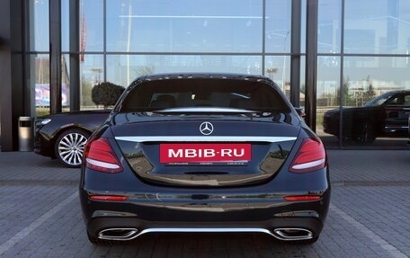 Mercedes-Benz E-Класс, 2016 год, 3 420 000 рублей, 4 фотография