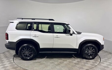 Toyota Land Cruiser Prado, 2024 год, 11 800 000 рублей, 9 фотография