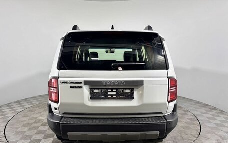 Toyota Land Cruiser Prado, 2024 год, 11 800 000 рублей, 5 фотография