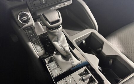 Toyota Land Cruiser Prado, 2024 год, 11 800 000 рублей, 20 фотография