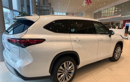 Toyota Highlander, 2025 год, 6 600 000 рублей, 8 фотография