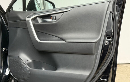 Toyota RAV4, 2020 год, 3 350 000 рублей, 16 фотография