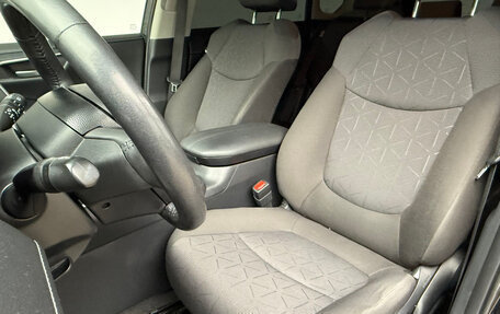 Toyota RAV4, 2020 год, 3 350 000 рублей, 13 фотография