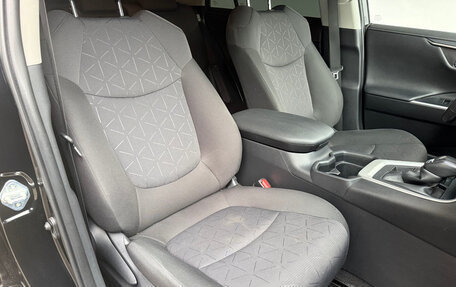 Toyota RAV4, 2020 год, 3 350 000 рублей, 15 фотография