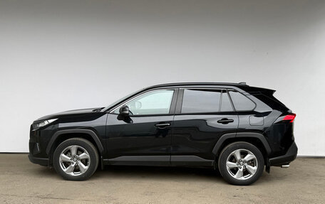 Toyota RAV4, 2020 год, 3 350 000 рублей, 21 фотография