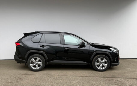 Toyota RAV4, 2020 год, 3 350 000 рублей, 25 фотография