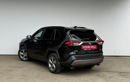 Toyota RAV4, 2020 год, 3 350 000 рублей, 24 фотография