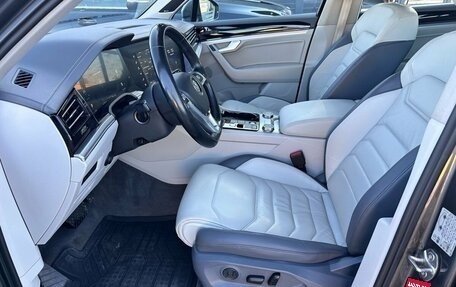 Volkswagen Touareg III, 2019 год, 4 299 000 рублей, 13 фотография