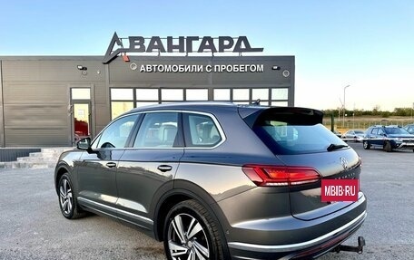 Volkswagen Touareg III, 2019 год, 4 299 000 рублей, 4 фотография