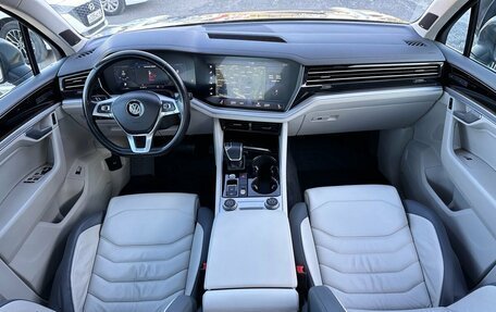 Volkswagen Touareg III, 2019 год, 4 299 000 рублей, 21 фотография