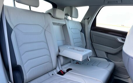 Volkswagen Touareg III, 2019 год, 4 299 000 рублей, 33 фотография