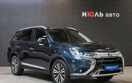Mitsubishi Outlander III рестайлинг 3, 2019 год, 2 740 000 рублей, 3 фотография