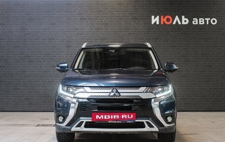 Mitsubishi Outlander III рестайлинг 3, 2019 год, 2 740 000 рублей, 2 фотография
