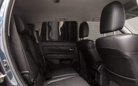 Mitsubishi Outlander III рестайлинг 3, 2019 год, 2 740 000 рублей, 13 фотография