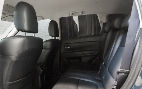 Mitsubishi Outlander III рестайлинг 3, 2019 год, 2 740 000 рублей, 12 фотография