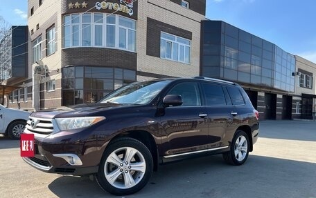 Toyota Highlander III, 2013 год, 3 060 000 рублей, 7 фотография