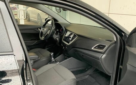 Hyundai Solaris II рестайлинг, 2017 год, 1 150 000 рублей, 13 фотография