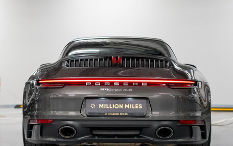 Porsche 911, 2023 год, 25 000 000 рублей, 12 фотография