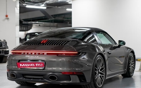 Porsche 911, 2023 год, 25 000 000 рублей, 9 фотография