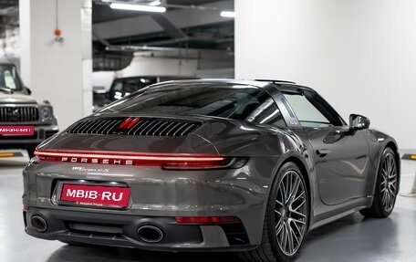 Porsche 911, 2023 год, 25 000 000 рублей, 11 фотография