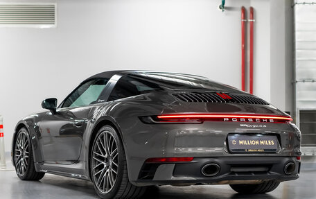 Porsche 911, 2023 год, 25 000 000 рублей, 15 фотография