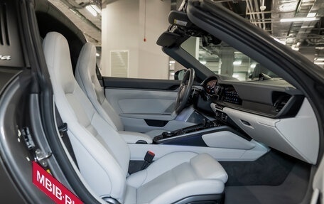 Porsche 911, 2023 год, 25 000 000 рублей, 32 фотография