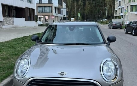 MINI Clubman, 2019 год, 1 800 000 рублей, 1 фотография