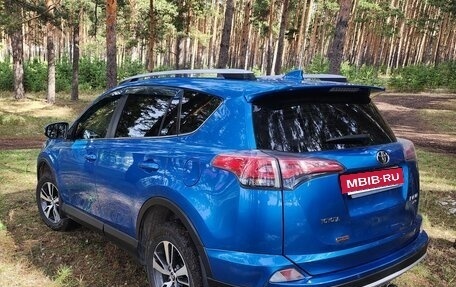 Toyota RAV4, 2015 год, 2 550 000 рублей, 4 фотография