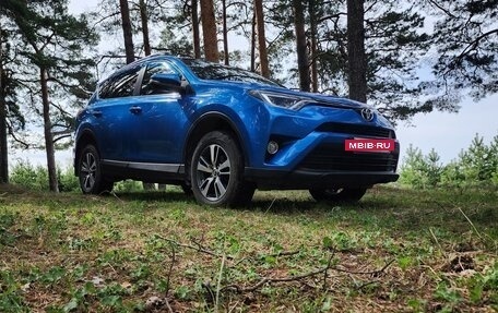 Toyota RAV4, 2015 год, 2 550 000 рублей, 10 фотография
