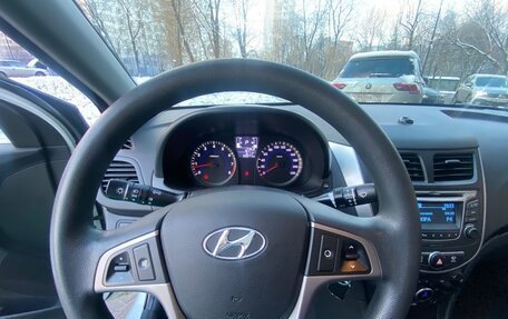 Hyundai Solaris II рестайлинг, 2016 год, 1 250 000 рублей, 4 фотография