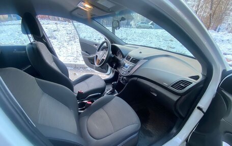 Hyundai Solaris II рестайлинг, 2016 год, 1 250 000 рублей, 6 фотография