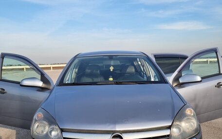 Opel Astra H, 2004 год, 280 000 рублей, 1 фотография