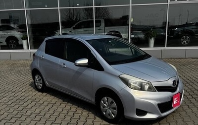 Toyota Vitz, 2013 год, 680 000 рублей, 1 фотография