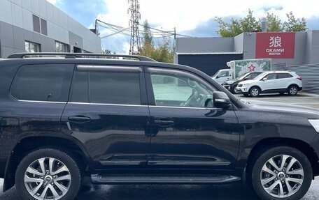 Toyota Land Cruiser 200, 2017 год, 5 850 000 рублей, 5 фотография