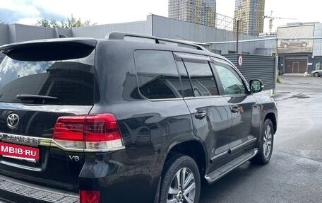 Toyota Land Cruiser 200, 2017 год, 5 850 000 рублей, 6 фотография