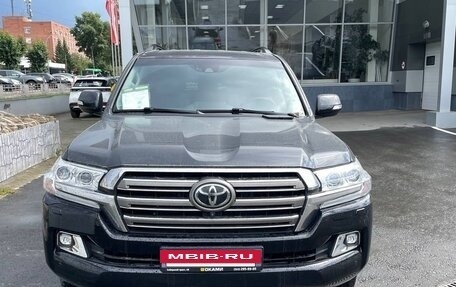 Toyota Land Cruiser 200, 2017 год, 5 850 000 рублей, 3 фотография