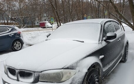 BMW 1 серия, 2010 год, 800 000 рублей, 2 фотография