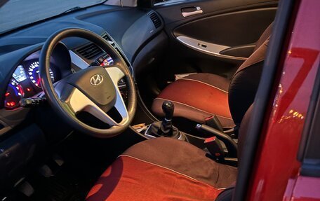 Hyundai Solaris II рестайлинг, 2012 год, 1 100 000 рублей, 3 фотография