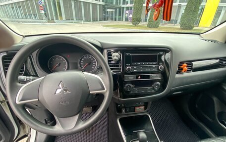 Mitsubishi Outlander III рестайлинг 3, 2019 год, 2 050 000 рублей, 8 фотография