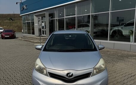 Toyota Vitz, 2013 год, 680 000 рублей, 2 фотография