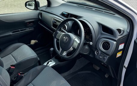 Toyota Vitz, 2013 год, 680 000 рублей, 9 фотография